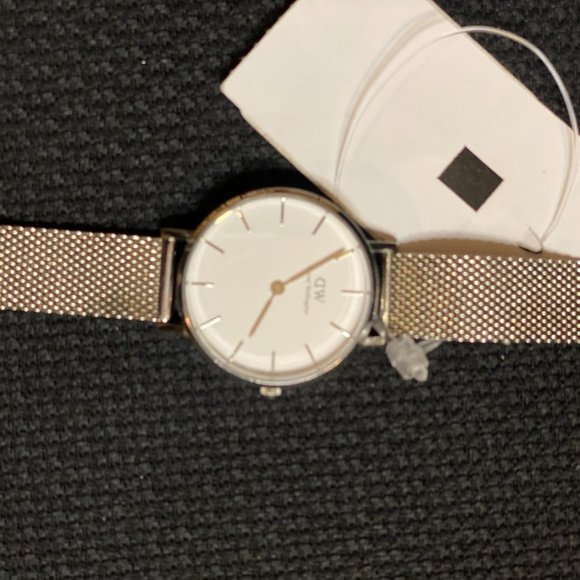 DANIEL WELLINGTON Classic Petite Sterling Ladies Watch - Picture 6 of 6